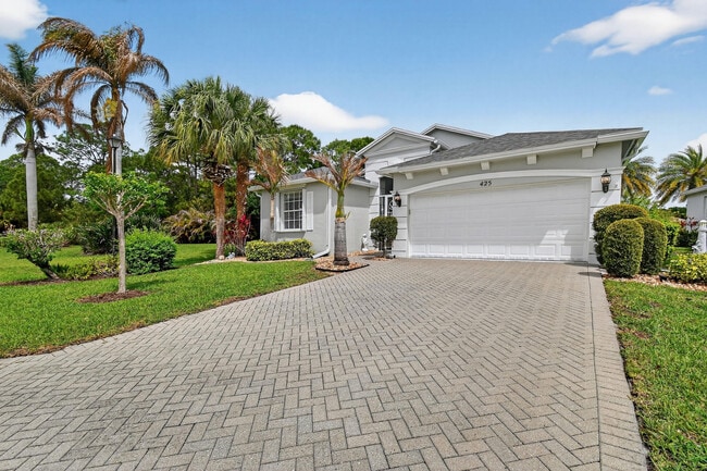 Building Photo - 425 SW Talquin Ln