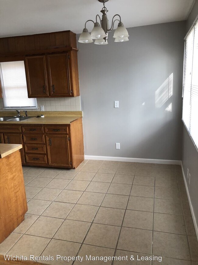 3 br, 1 bath House 255 Dwight Ct. House Rental in Haysville, KS