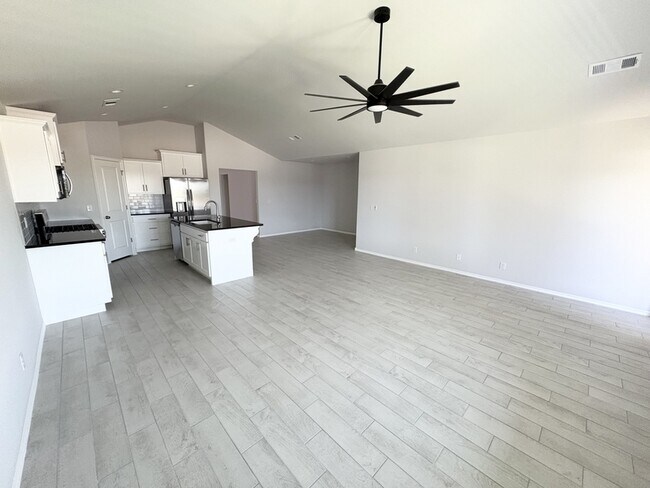 Foto del edificio - 9306 N 114th E Ave