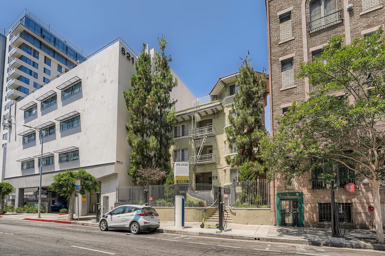 South Virgil Apartments 615 S Virgil Ave Los Angeles, CA Apartments