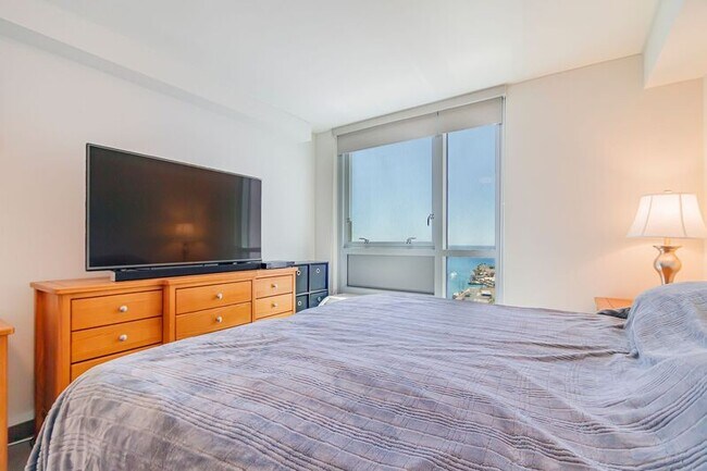 Building Photo - 988 Halekauwila St