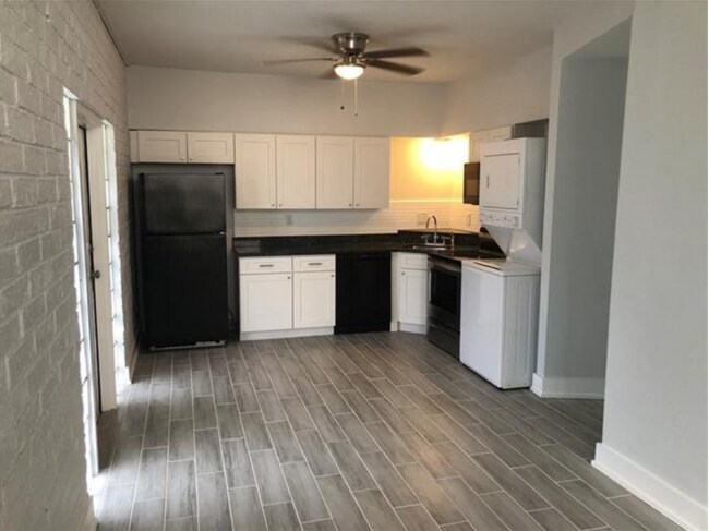 Kitchen - 19435 Slemmer Rd