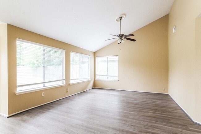 Building Photo - 12637 Autumn Mill Dr