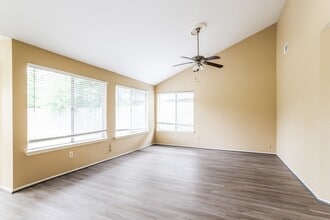 Building Photo - 12637 Autumn Mill Dr