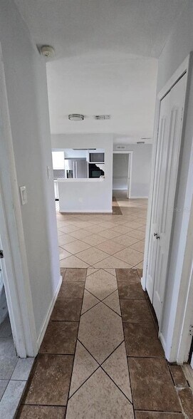 Foto del edificio - 480 Sharon Cir