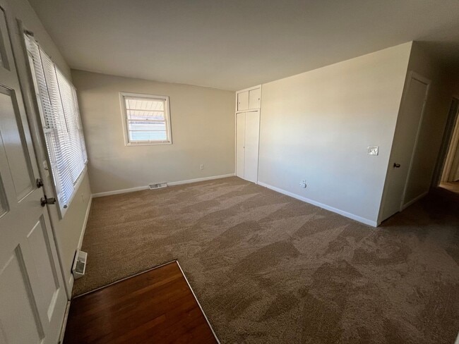 Building Photo - 1616 Brockett Ave