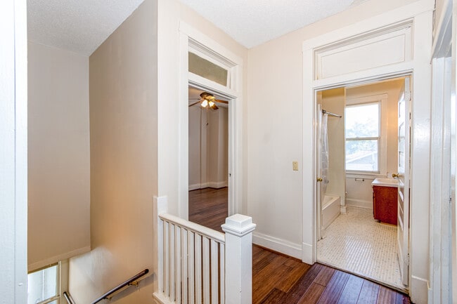 Building Photo - 250 Ellis St