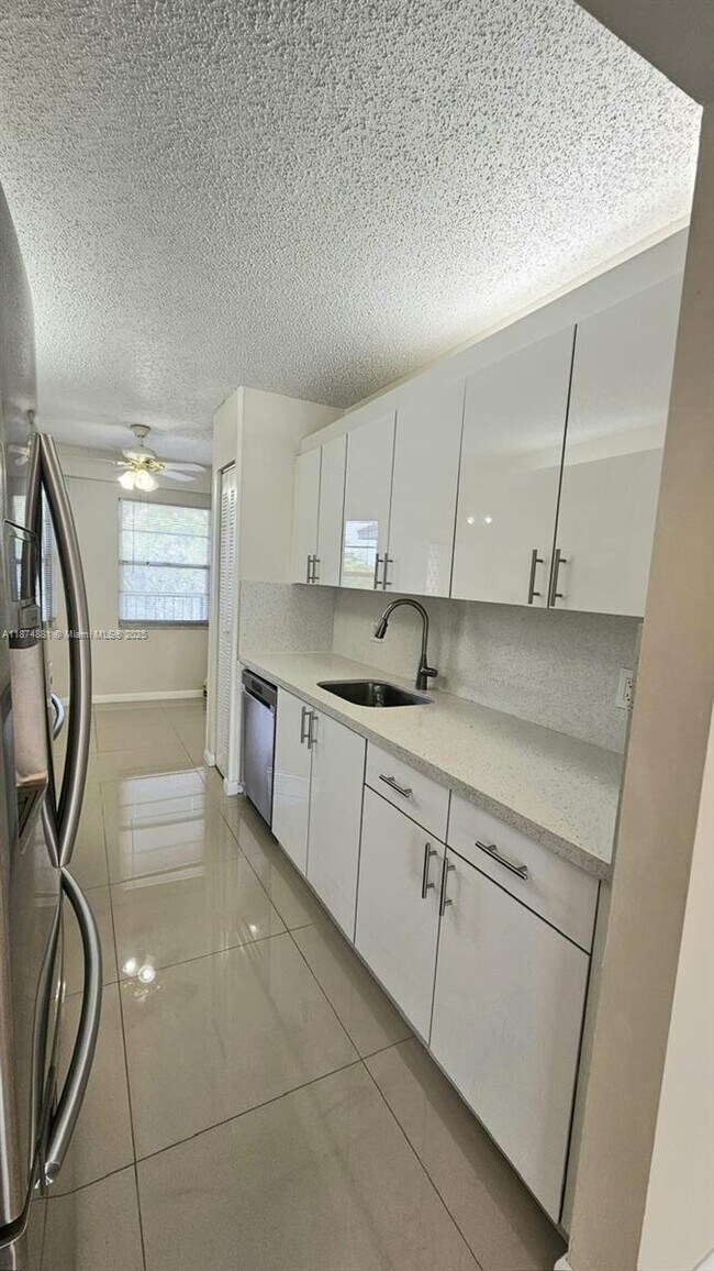 Foto del edificio - 1401 SW 128th Terrace