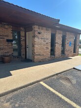 Building Photo - 4200 Ridgecrest Cir