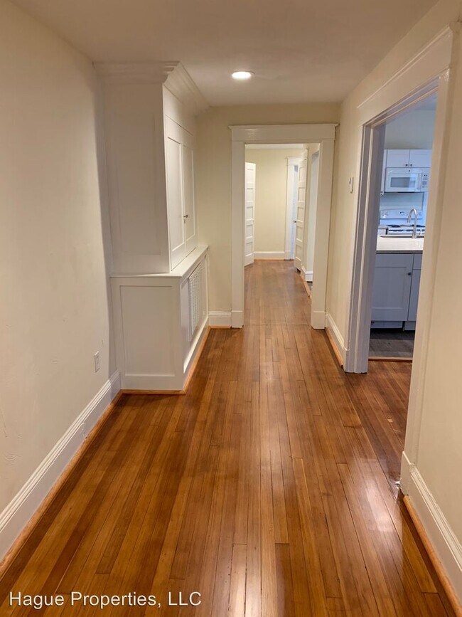 Building Photo - 901 Greenway Ct