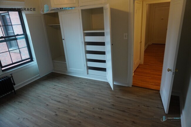 Foto del edificio - 426 W Briar Pl