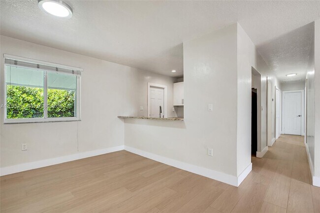Foto del edificio - 532 SW 79th Ave