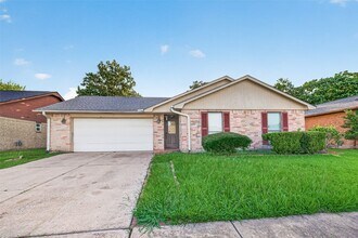 Building Photo - 7422 Cortes Dr