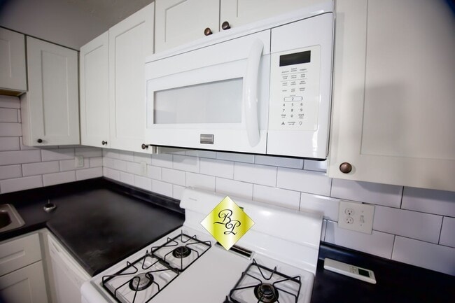 Photo - 33 N Rembert St Apartment