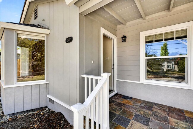 Foto del edificio - Rare Walnut Creek Rental! Single-Story Home with NEM 2 Solar, Spacious Yard & Premium Finishes!!