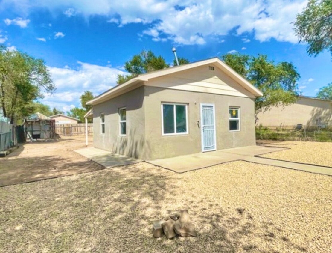 Primary Photo - Charming 1 bed 1 bath house in Pueblo $1200