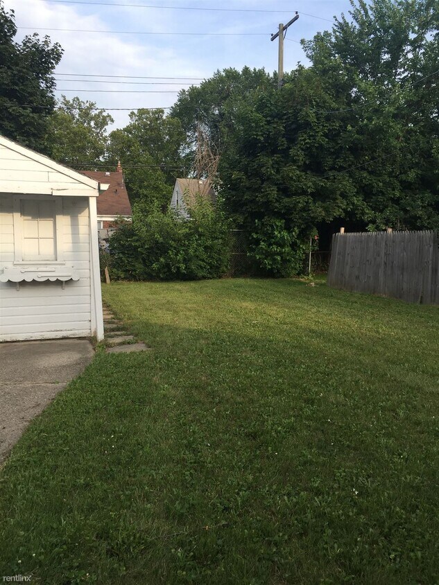 Foto del edificio - 3 br, 1.5 bath House - 11426 Balfour Rd
