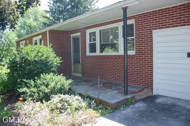 Building Photo - 3 br, 2 bath House - 1080 Donegal Springs