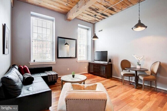 Foto del edificio - Gorgeous Canton Shipyard 2bd/2ba Condo w/ W/D, Parking Spot and more! Available 12/29