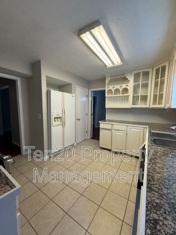 Foto del edificio - 3812 Wingate Dr