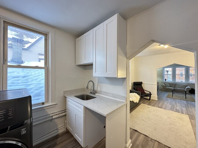 Foto del edificio - 1626 N Fairfield Ave