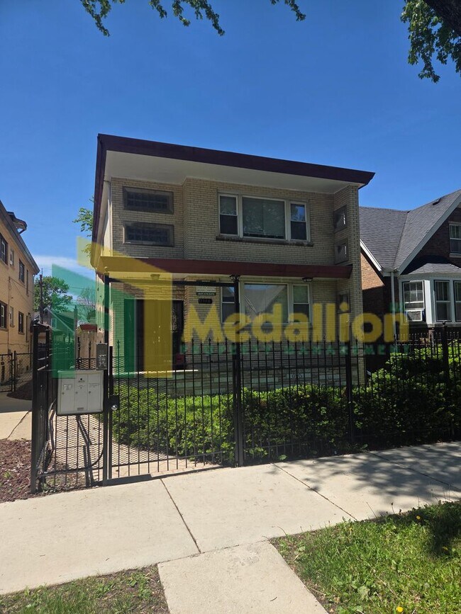 Building Photo - 7154 S Francisco Ave