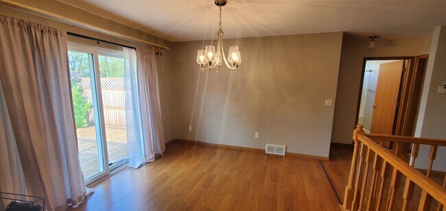 Building Photo - $1400| 2BD 1.5BA| 14201 47th Ave | Availab...