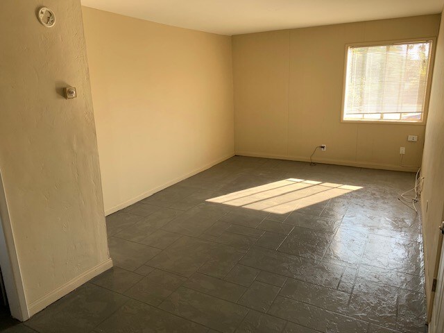 Sala de estar - 127 W Fig St