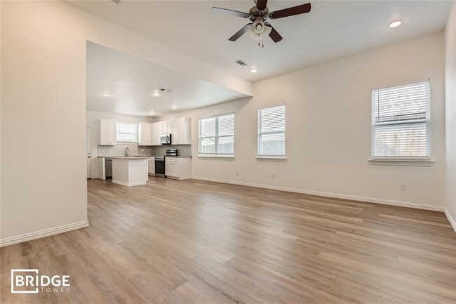 Building Photo - 5501 Wynwood Dr