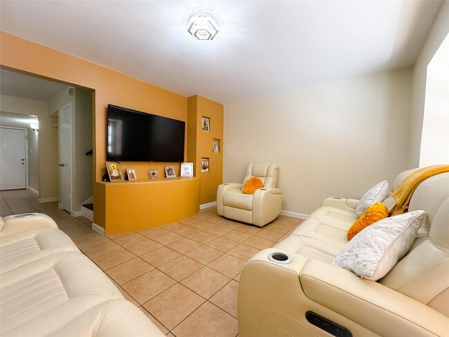 Building Photo - 6551 S Briar Bayou Dr