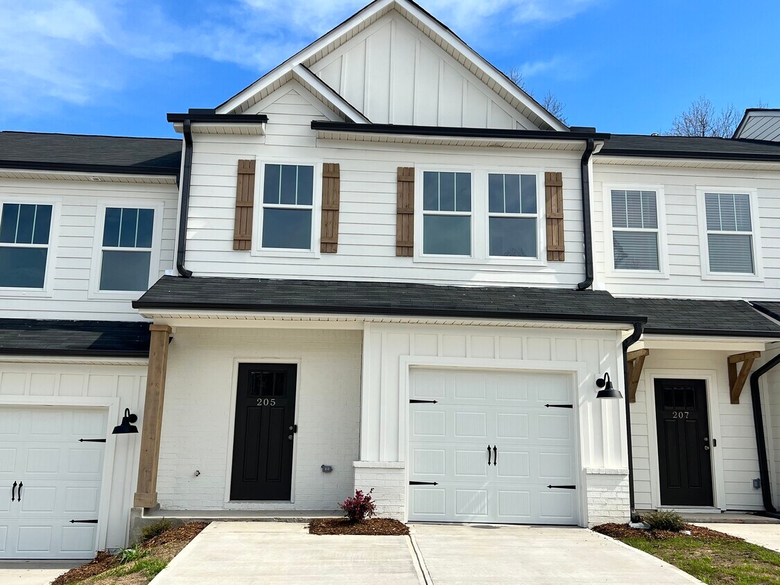 205 Broad Banyan Ct, Greer, SC 29650 Townhome Rentals in Greer SC