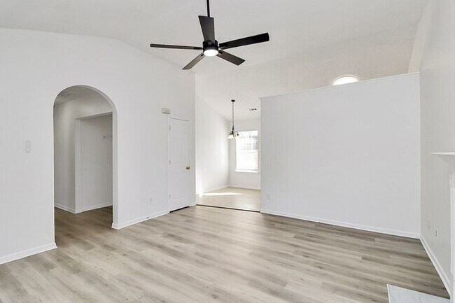 Foto del edificio - Renovated 3BD/2BA Ranch Home in Summit Hills!