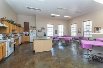 Building Photo - 1600 W Clements St