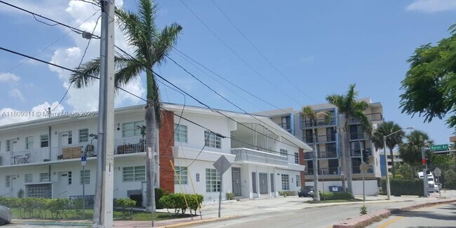 Foto del edificio - 8080 Tatum Waterway Dr