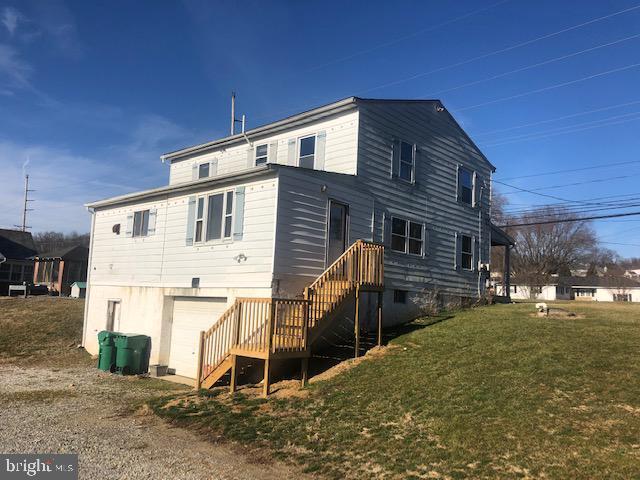 Building Photo - 729 Valley Rd