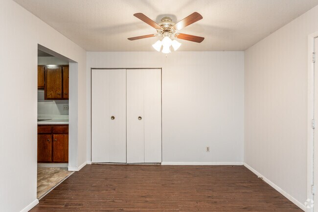 2BR - Dining Room - 820 27th St