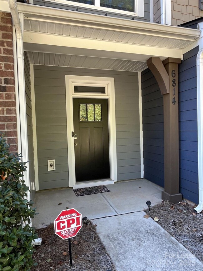 Foto del edificio - 6814 Harris Bay Rd