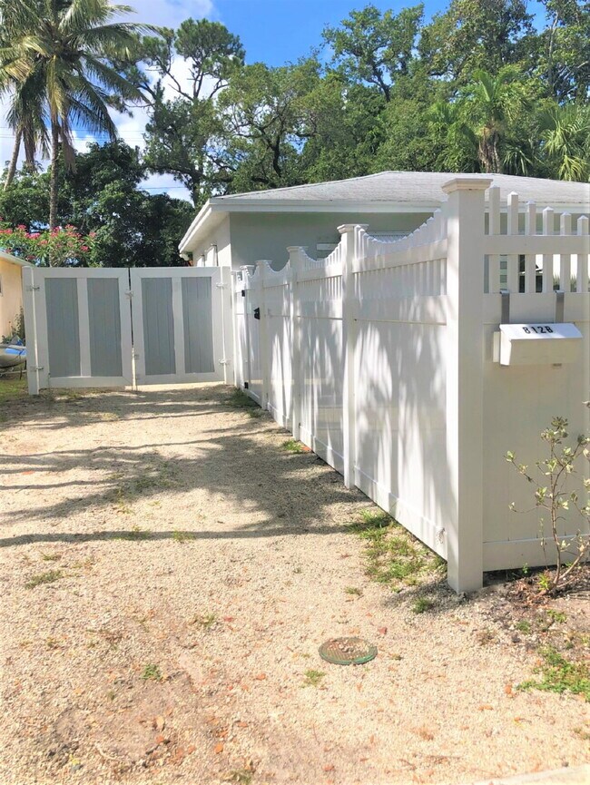 Foto del edificio - Private Fort Lauderdale FURNISHED 1/1 Avai...