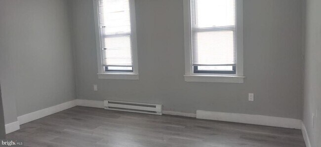 Foto del edificio - 4951 W Thompson St