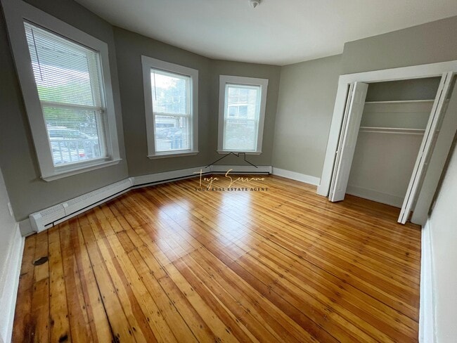 Building Photo - 6 Bowdoin Park