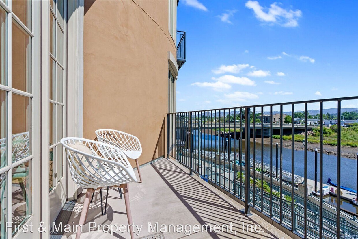 Primary Photo - 1 br, 1 bath House - 588 Main Street, Unit...