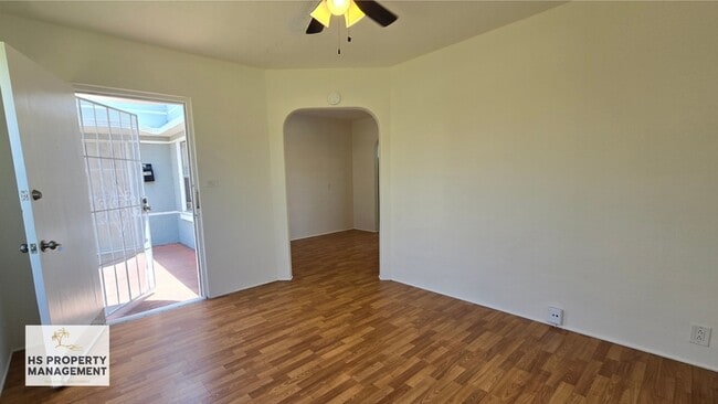 Building Photo - 518 Flower St