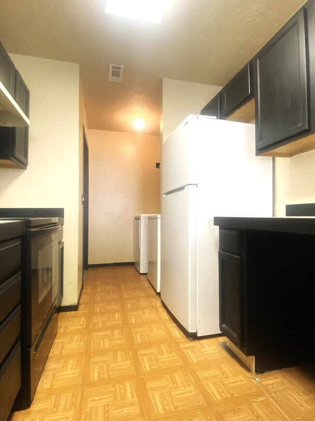 Foto del edificio - "Cozy 3-Bed, 2-Bath Duplex Retreat with 11...
