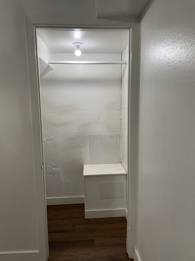 Building Photo - 58 W 400 S