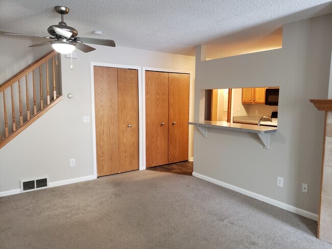 Building Photo - 1821 Southcross Dr W