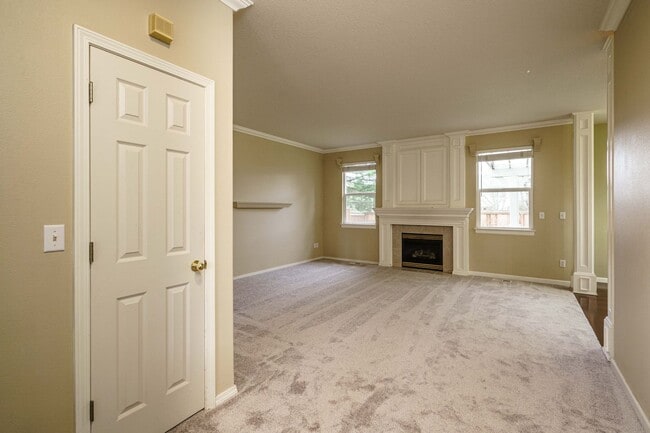 Photo - Desirable Fisher's Landing Elementary Scho... House