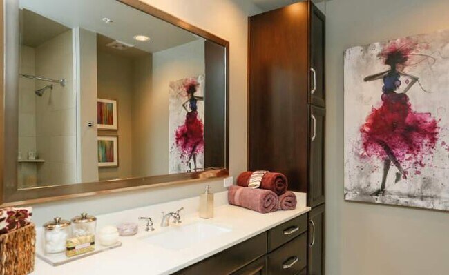 Building Photo - 1 bedroom in Houston TX 77057