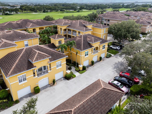 Building Photo - 5015 Fairways Cir