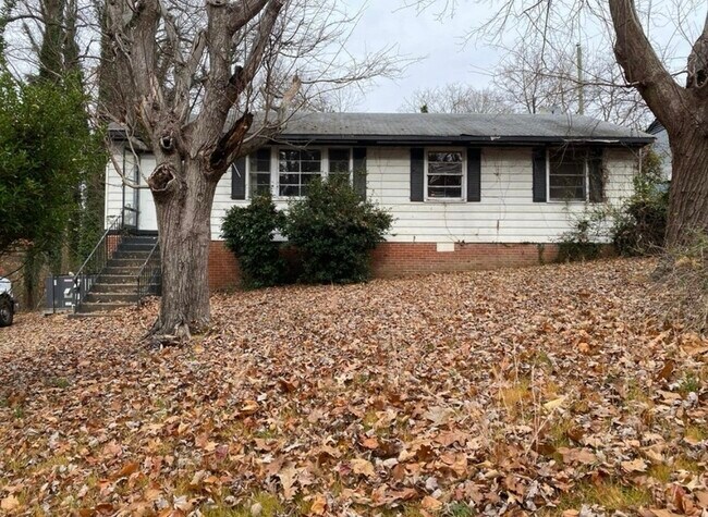 Building Photo - 708 Rural Dr