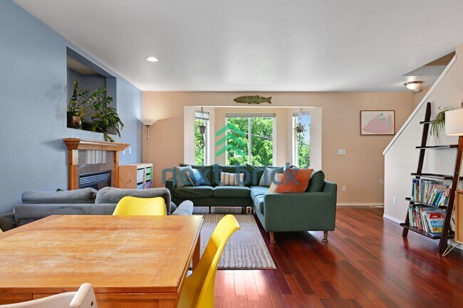 Foto del edificio - Discover Spacious Comfort: 4-Bedroom Gem with 2.5 Baths